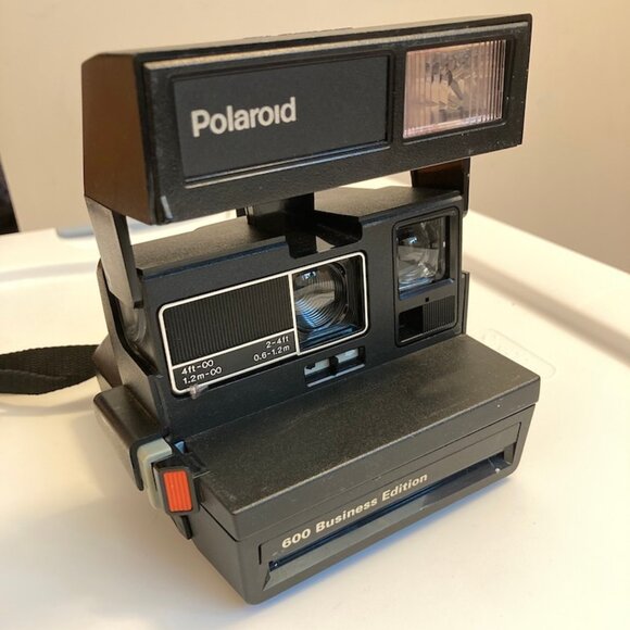 Polaroid 600 Instant Camera special edition black - Picture 1 of 3